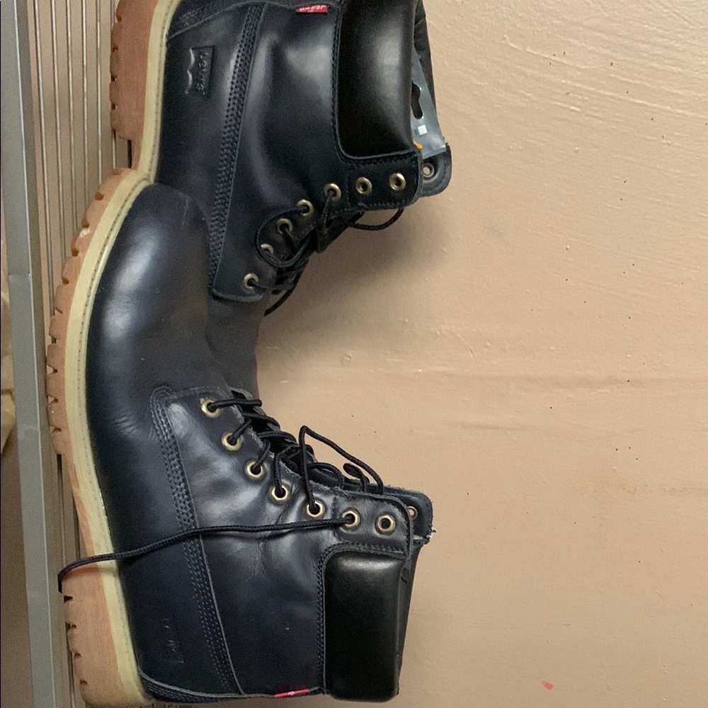 Levi's Black Leather Ankle Boots with Rugged Sole